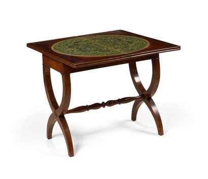 Table à jeux rectangulaire en placage d'acajou,...