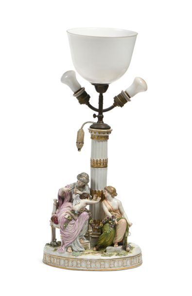 ALLEMAGNE, vers 1900.
Lampe en porcelaine...