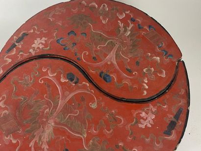 CHINE, début XXe.
Grande boîte couverte en...