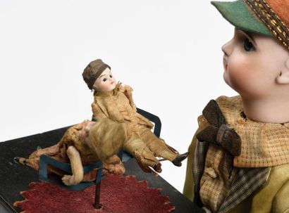 Automate français mécanique figurant un jeune...