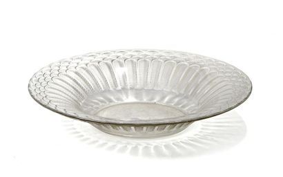 R. LALIQUE France.
Coupe creuse circulaire...
