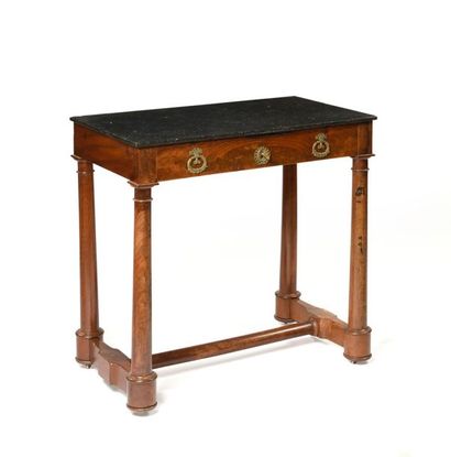 Table console rectangulaire en placage d'acajou...