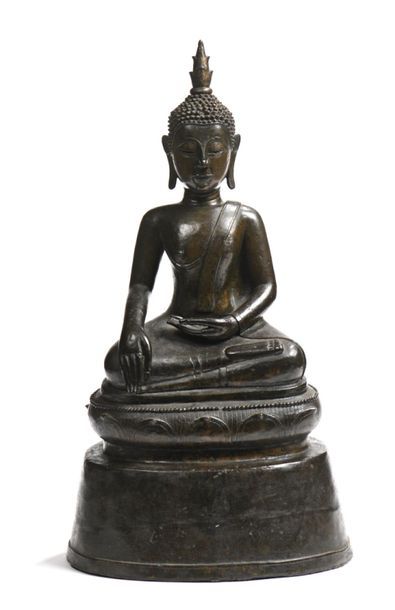 LAOS, XIXe.
Statue de bouddha en bronze,...