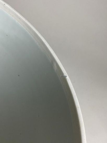 JAPON, XVIIIe.
Pot couvert en porcelaine,...