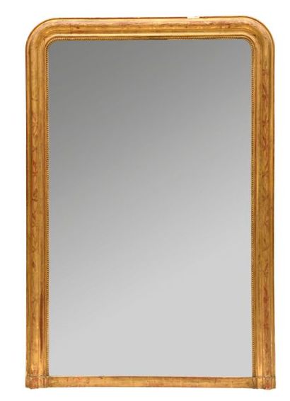 Important miroir en bois et stuc doré à décor...