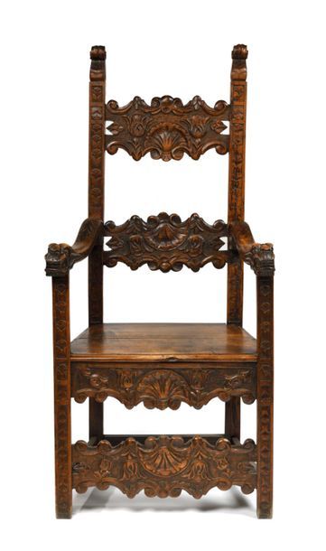 Fauteuil en chêne et hêtre mouluré et sculpté...