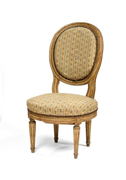 Petite chaise de musicien en hêtre mouluré,...