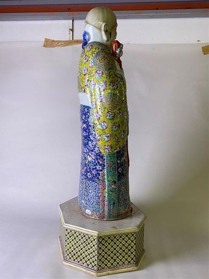CHINE, XXe.
Statue d'immortel en porcelaine...