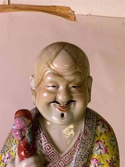 CHINE, XXe.
Statue d'immortel en porcelaine...