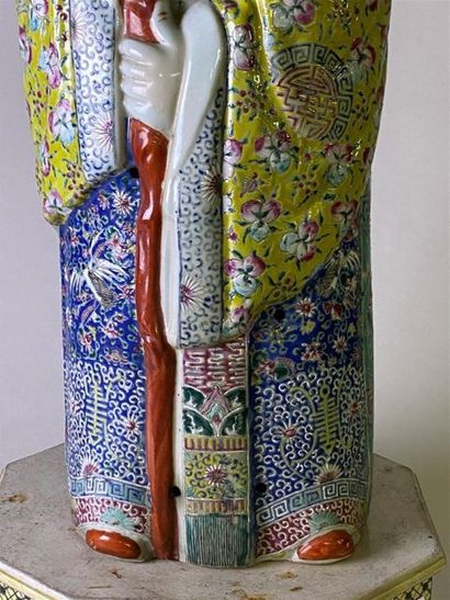 CHINE, XXe.
Statue d'immortel en porcelaine...