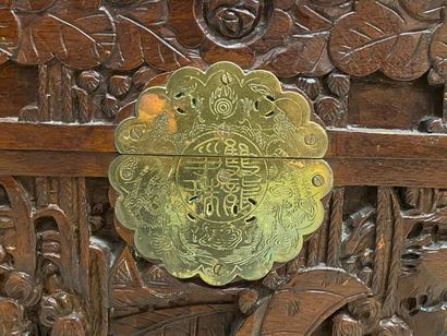 CHINE, début XXe.
Coffre rectangulaire en...