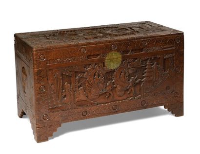 CHINE, début XXe.
Coffre rectangulaire en...