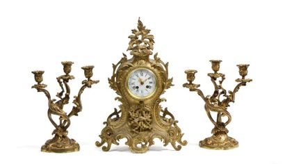 Garniture de cheminée en bronze ciselé et...