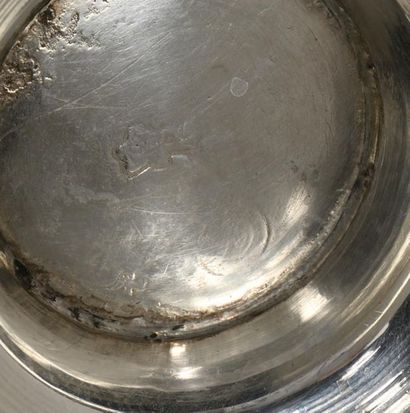 Timbale tulipe en argent ciselé à décor de...
