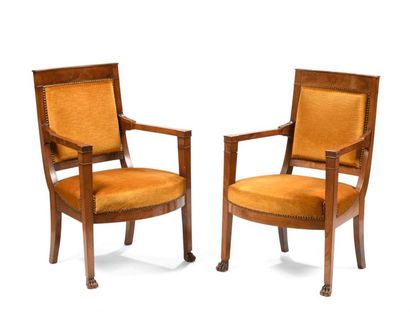 Paire de fauteuils en placage d'acajou, le...