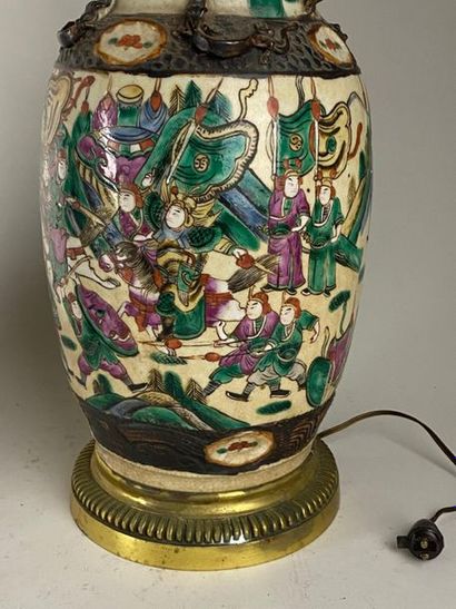 CHINE, NANKIN, première moitié XXe.
Vase...