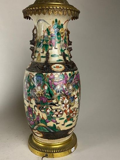CHINE, NANKIN, première moitié XXe.
Vase...