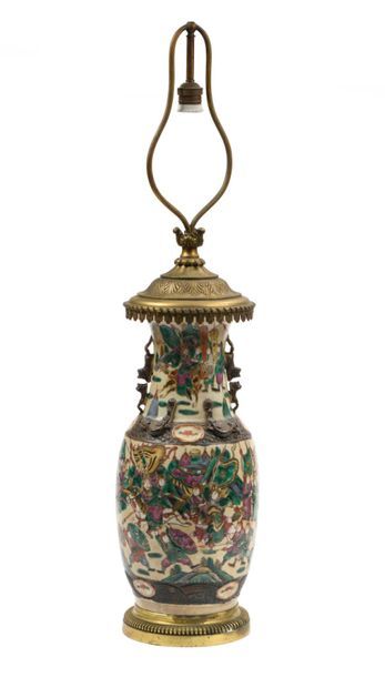 CHINE, NANKIN, première moitié XXe.
Vase...