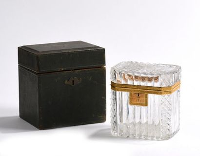 Coffret rectangulaire à pans coupés en cristal...