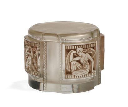LALIQUE FRANCE.
Boîte circulaire couverte...