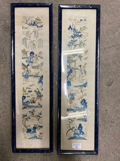 CHINE, XXe.
Deux panneaux en soie brodée,...