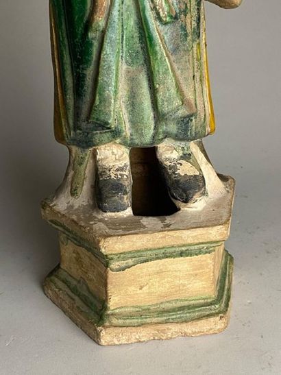 CHINE, dynastie Ming, XVIIe.
Statue de gardien...