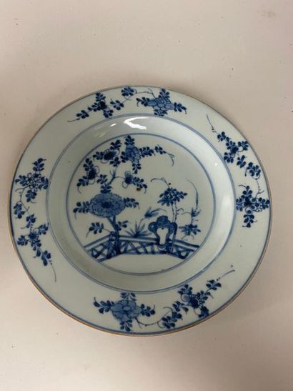 CHINE, XVIIIe.
Deux assiettes en porcelaine...