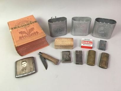 France, période France 40.
Lot de souvenirs.
-...