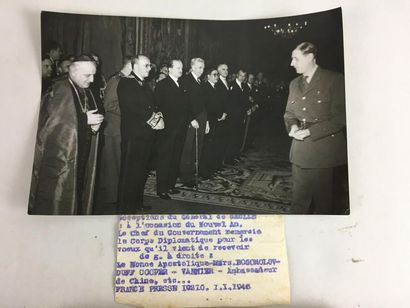 France, XXème.
Souvenirs du Général De Gaulle.
-...