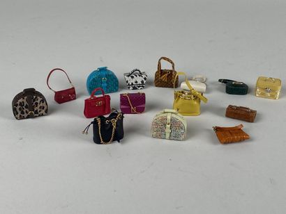 Collection de 15 miniatures d'après maroquinerie...