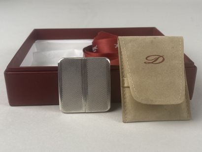 S.T DUPONT.

Petit porte-photo de poche en...