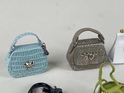 Collection de 15 miniatures d'après maroquinerie...