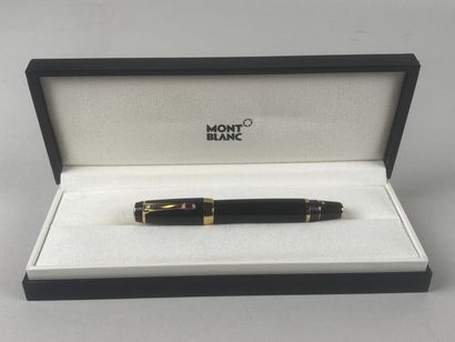 MONTBLANC.

Stylo-plume rétractable en résine...