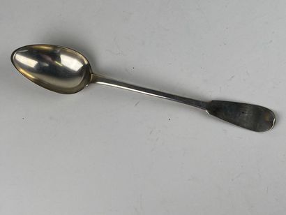 Cuillère à ragoût en argent uni, le revers...