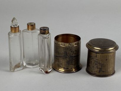 Etui cylindrique en argent et argent doré...