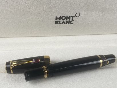 MONTBLANC.

Stylo-plume rétractable en résine...