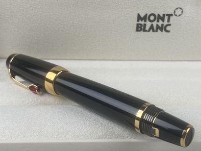 MONTBLANC.

Stylo-plume rétractable en résine...