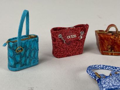 Collection de 15 miniatures d'après maroquinerie...