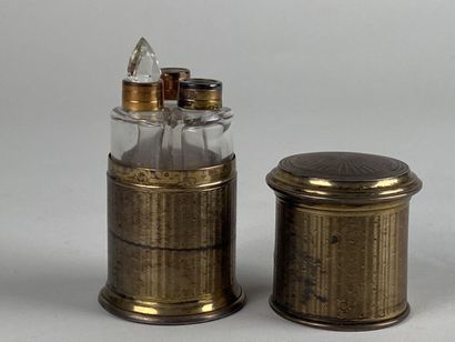 Etui cylindrique en argent et argent doré...