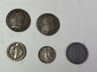 Lot comprenant : 

1 écu Louis XV argent...
