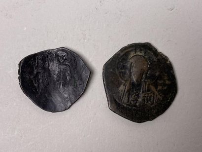 Deux monnaies byzantines.

1 Follis en bronze...