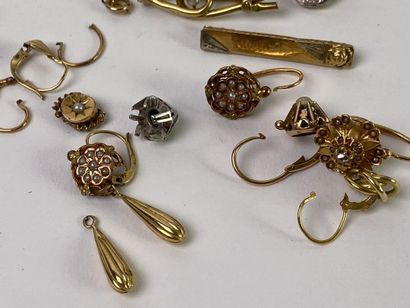Lot d'or, majoritairement or jaune 18K pour...