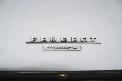 PEUGEOT 504 cabriolet based on 504 coupe.


1973.





Type...