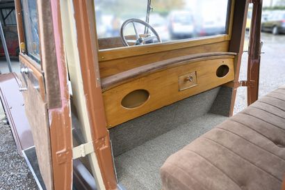 TAM Coupé Chauffeur.


Circa 1920.





Type...