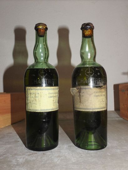 
2 bouteilles de CHARTREUSE.

Période 1941-1951.

(basses...