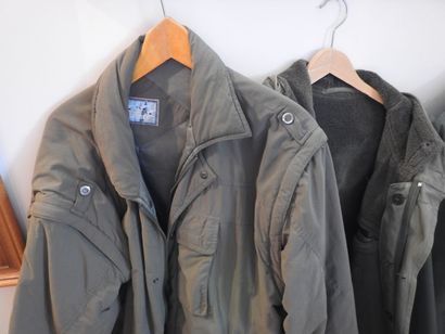 Lot de vêtements de chasse : 

- une veste...