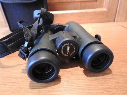 BERNARD : Paire de jumelles 10 x 42 waterproof....