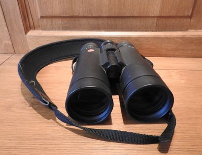 LEICA : Paire de jumelles DUOVID 10 x 50....