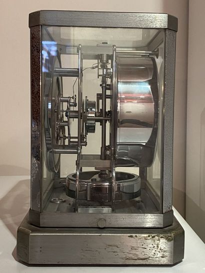 JAEGER Le COULTRE.

Pendule ATMOS présentée...