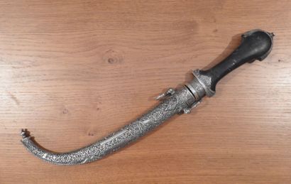 Poignard Koumya Marocain. Long. : 42 cm....